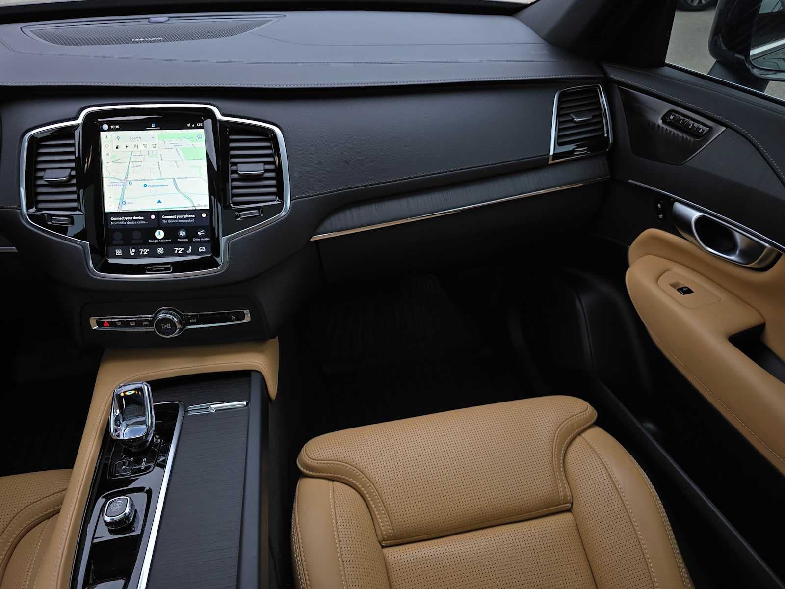 2024 Volvo XC90 Recharge Plug-In Hybrid Ultimate Bright Theme