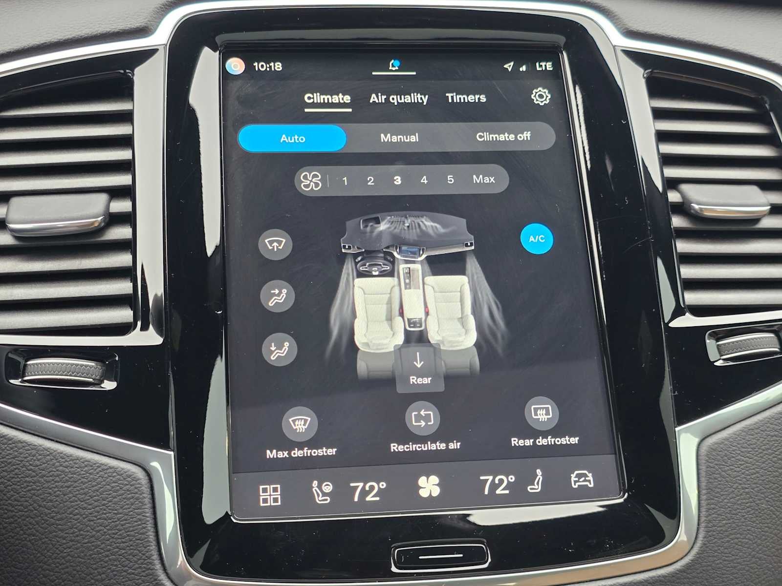 2024 Volvo XC90 Recharge Plug-In Hybrid Ultimate Bright Theme