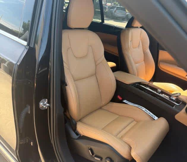 2024 Volvo XC90 Recharge Plug-In Hybrid Ultimate Bright Theme