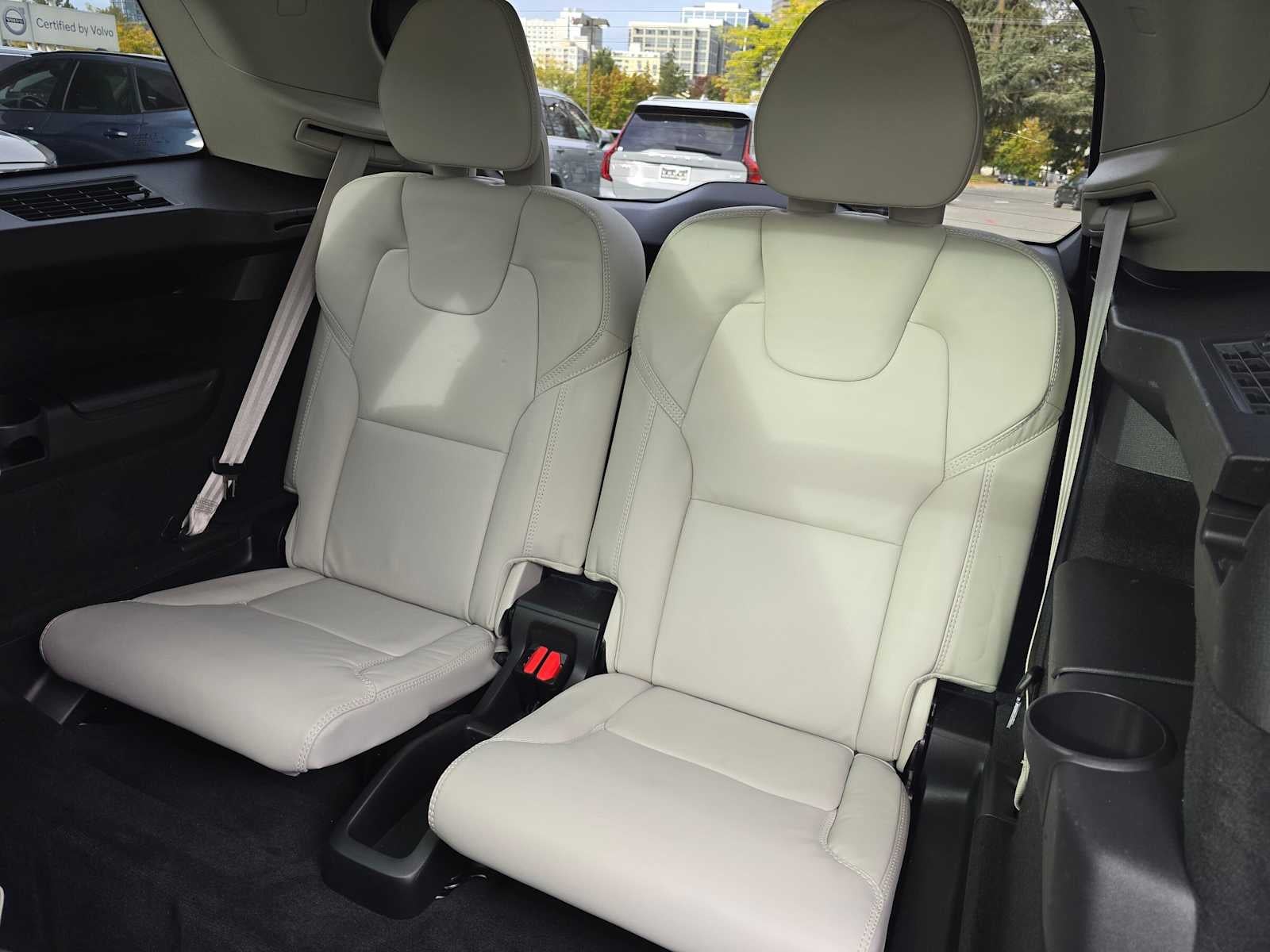2024 Volvo XC90 Recharge Plug-In Hybrid Ultimate Bright Theme