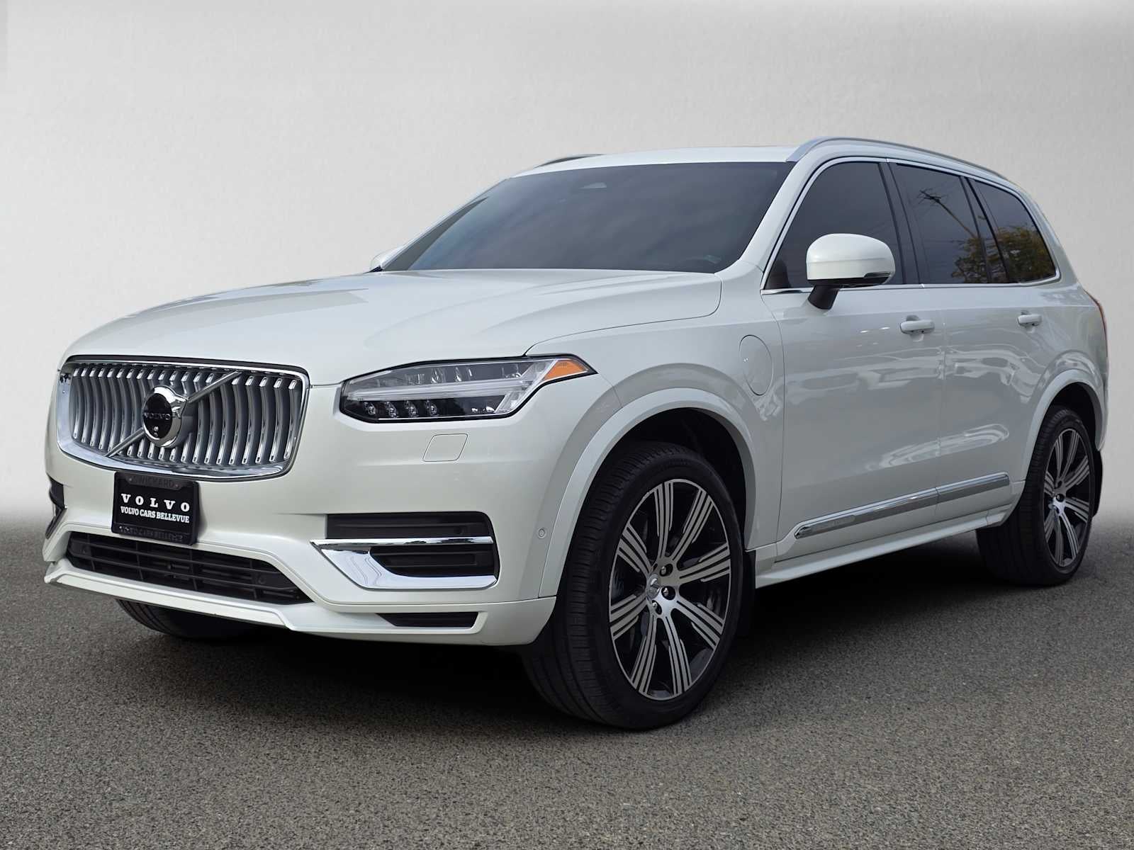 2024 Volvo XC90 Recharge Plug-In Hybrid Ultimate Bright Theme