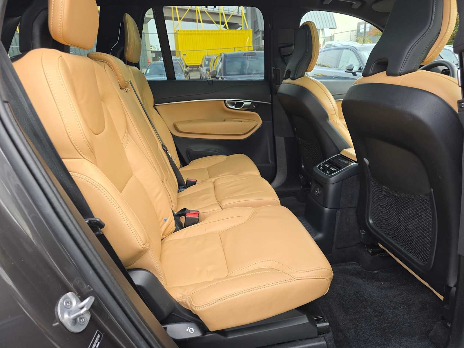 2024 Volvo XC90 Recharge Plug-In Hybrid Ultimate Bright Theme