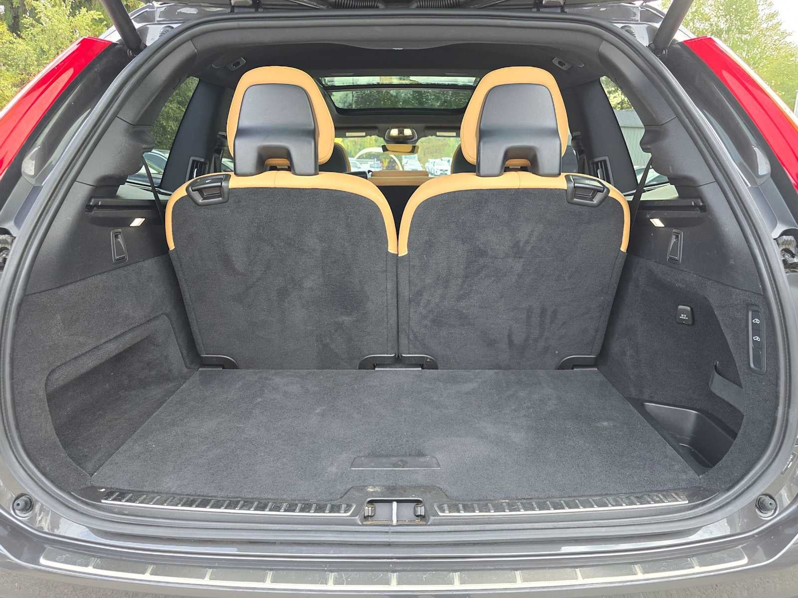 2024 Volvo XC90 Recharge Plug-In Hybrid Ultimate Bright Theme