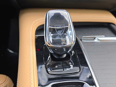 2024 Volvo XC90 Recharge Plug-In Hybrid Ultimate Bright Theme