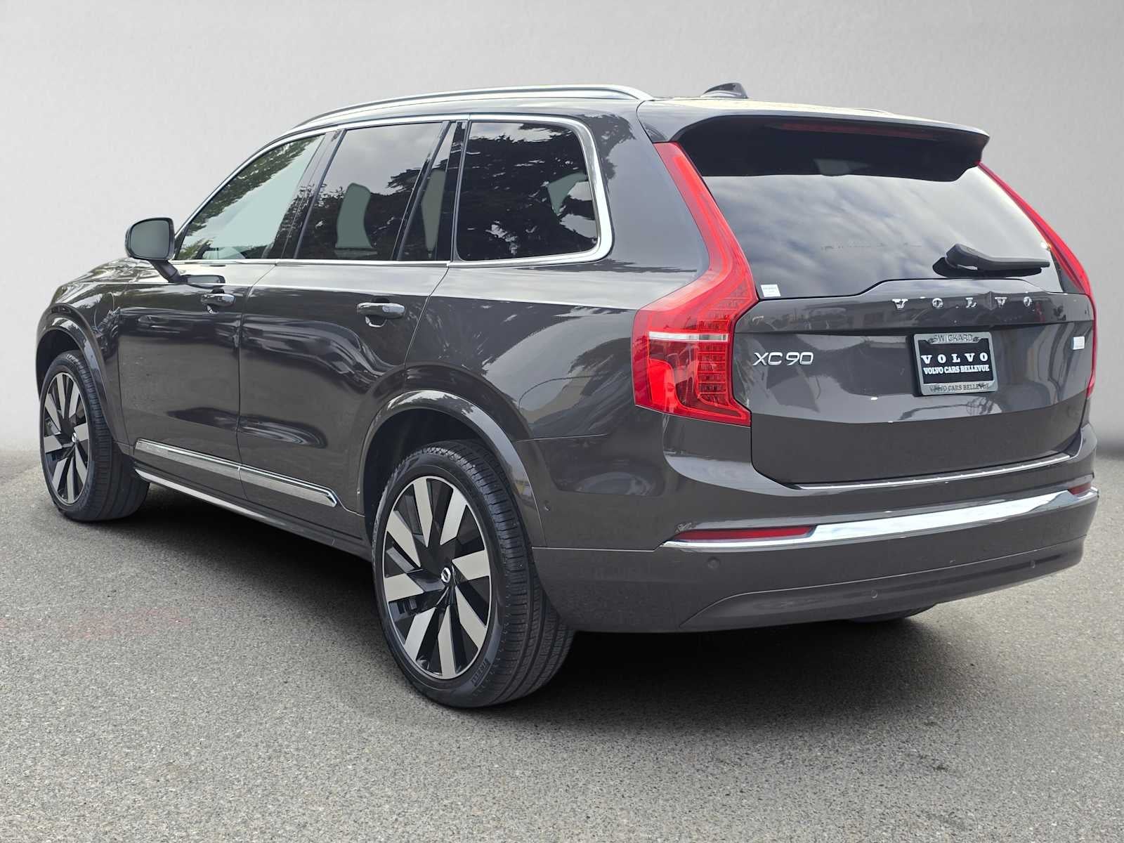 2024 Volvo XC90 Recharge Plug-In Hybrid Ultimate Bright Theme
