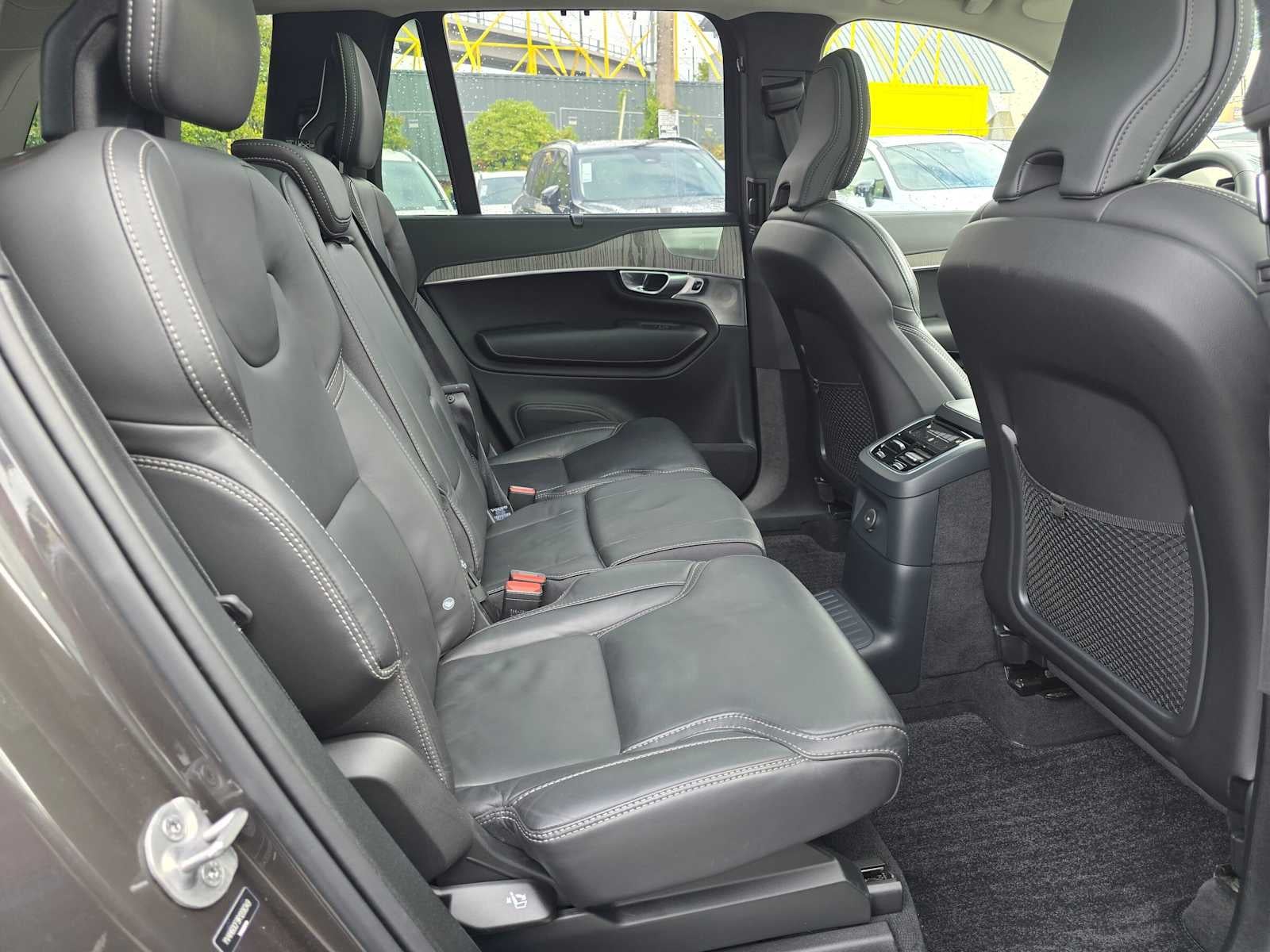 2024 Volvo XC90 Recharge Plug-In Hybrid Ultimate Bright Theme