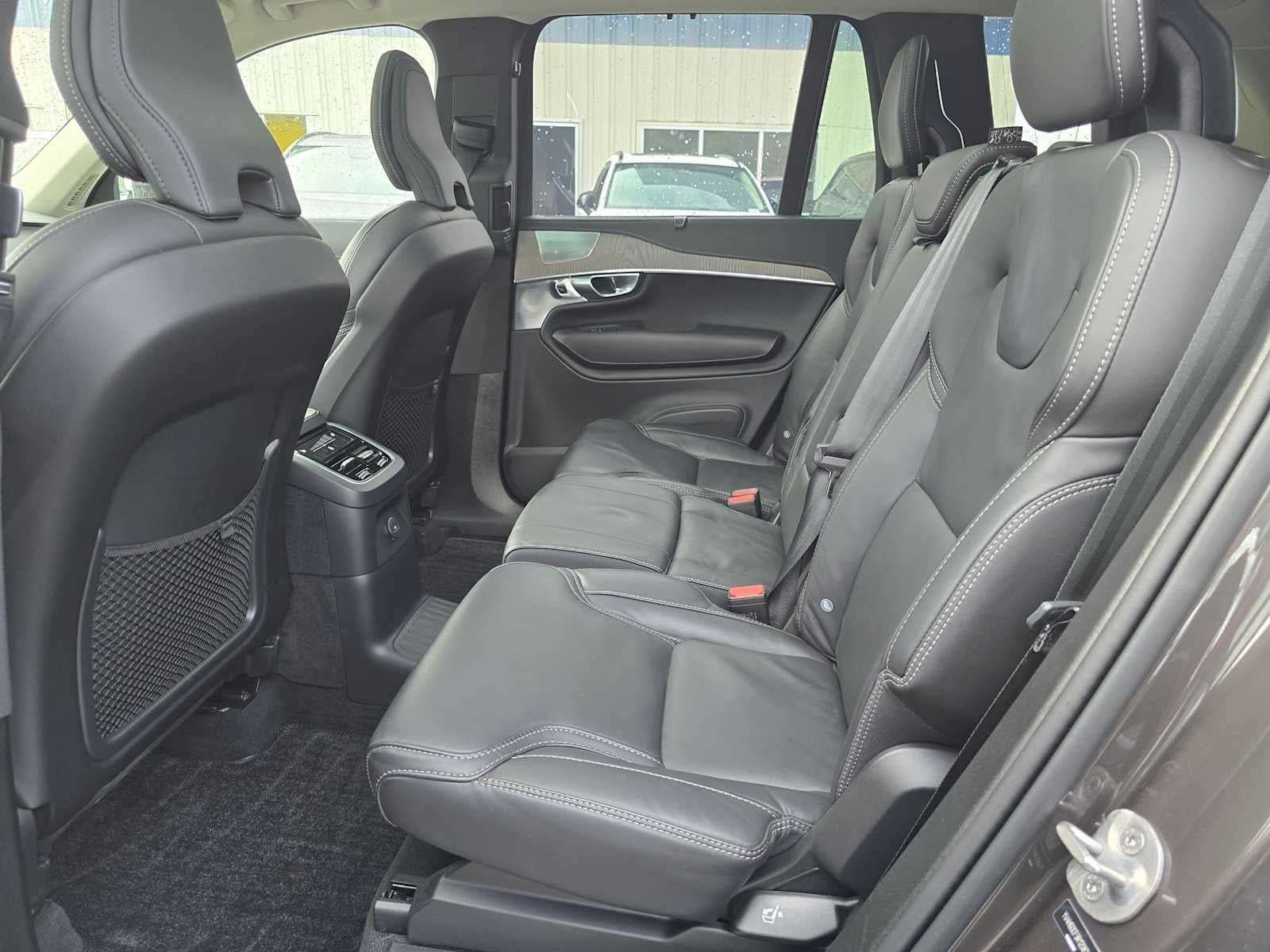 2024 Volvo XC90 Recharge Plug-In Hybrid Ultimate Bright Theme