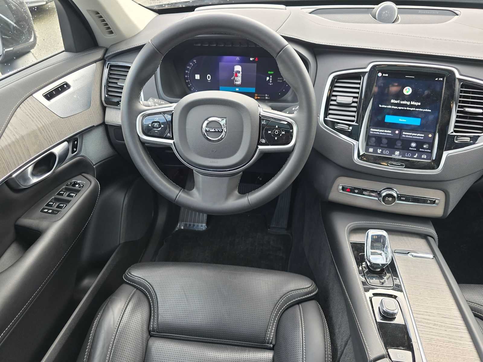 2024 Volvo XC90 Recharge Plug-In Hybrid Ultimate Bright Theme