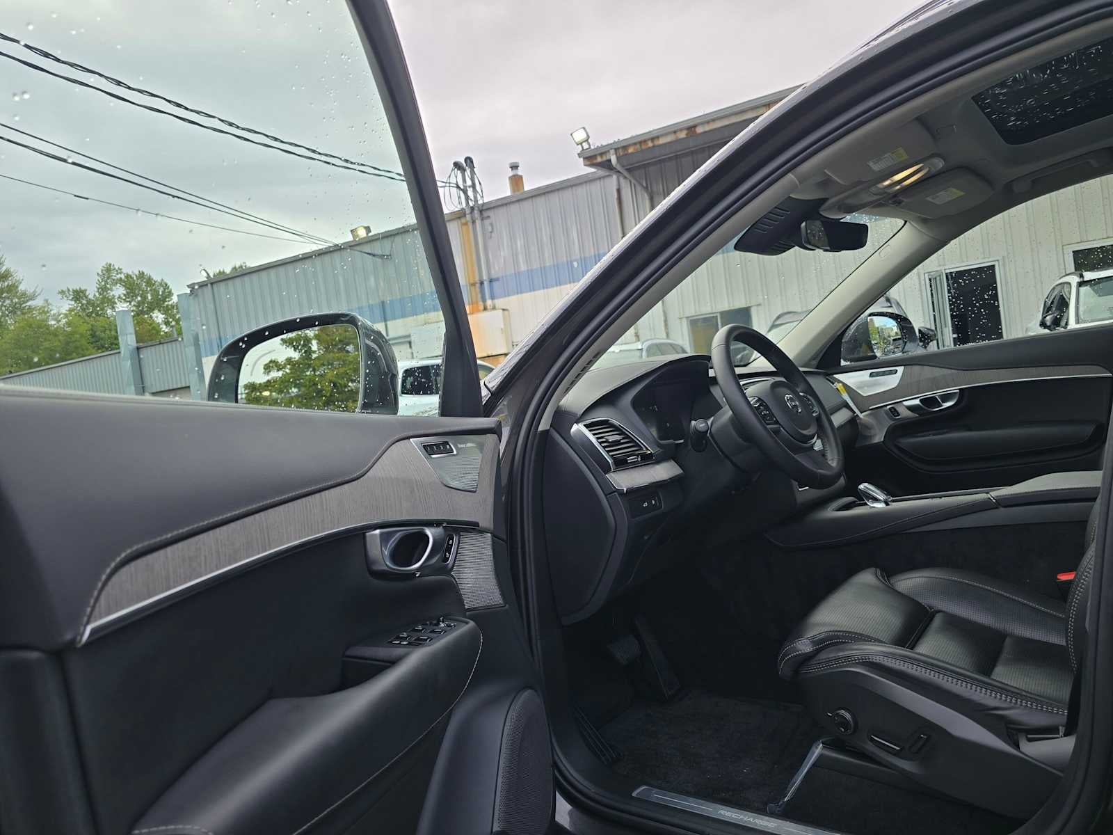 2024 Volvo XC90 Recharge Plug-In Hybrid Ultimate Bright Theme