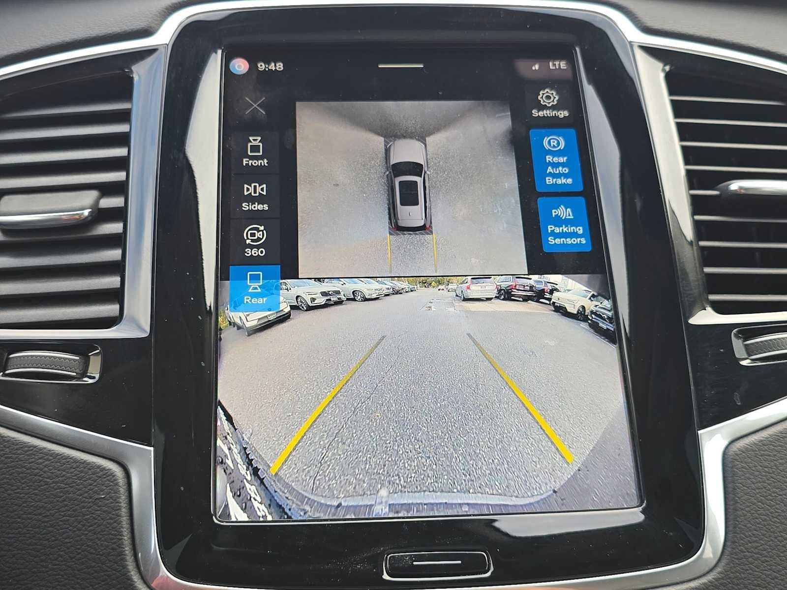 2024 Volvo XC90 Recharge Plug-In Hybrid Ultimate Bright Theme