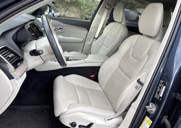 2024 Volvo XC90 Recharge Plug-In Hybrid Ultimate Bright Theme
