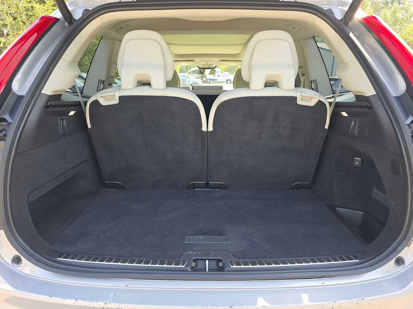 2023 Volvo XC90 Recharge Plug-In Hybrid Plus Bright Theme