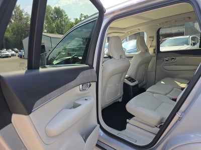2023 Volvo XC90 Recharge Plug-In Hybrid Plus Bright Theme