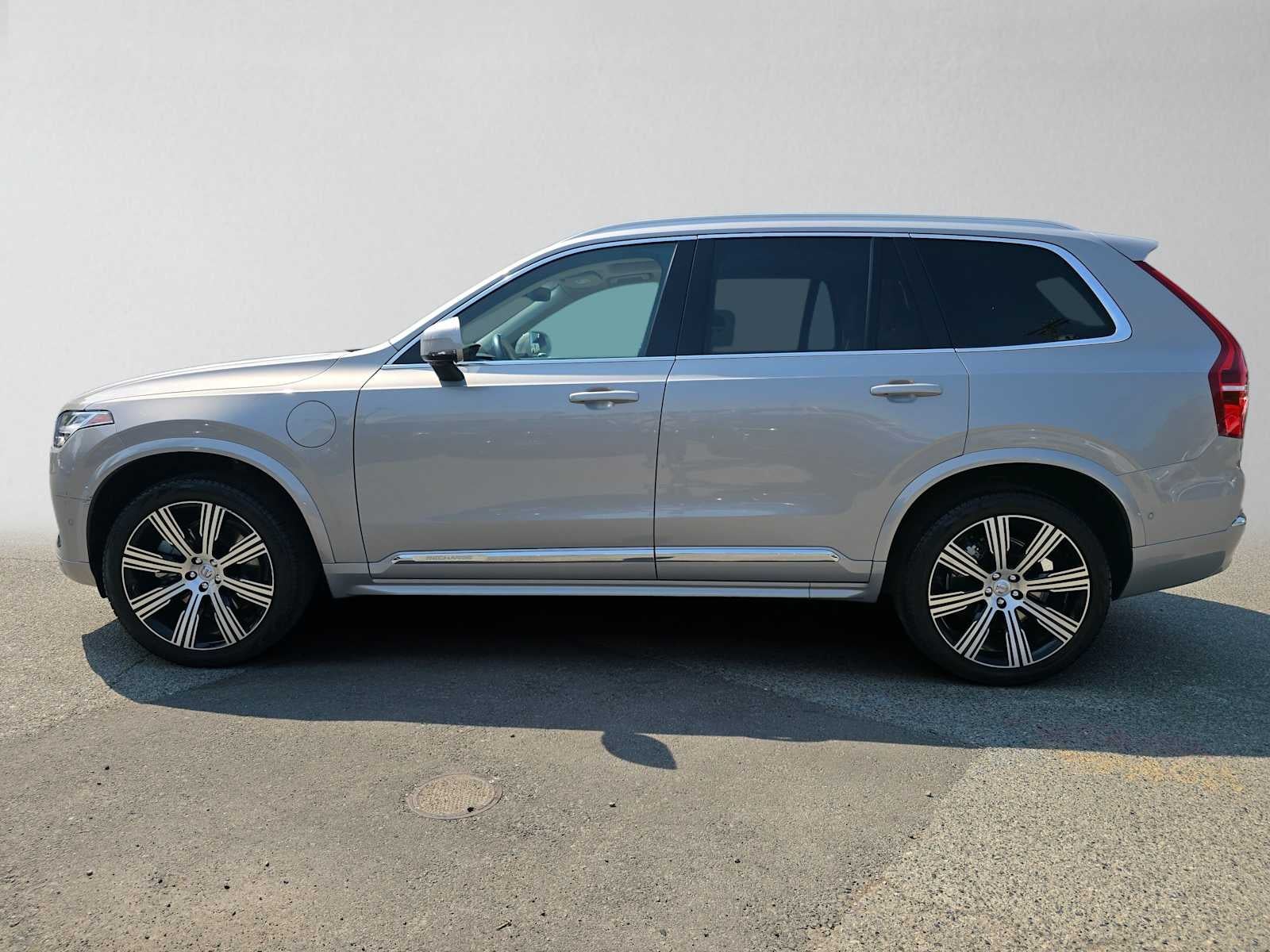 2023 Volvo XC90 Recharge Plug-In Hybrid Plus Bright Theme
