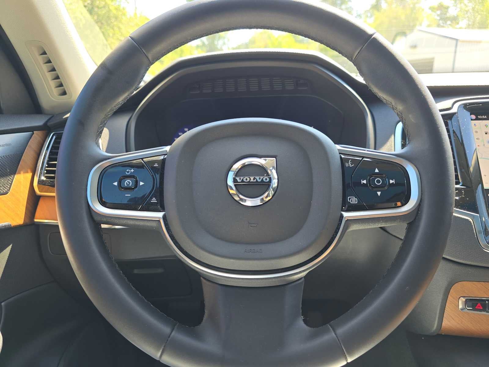 2023 Volvo XC90 Recharge Plug-In Hybrid Plus Bright Theme