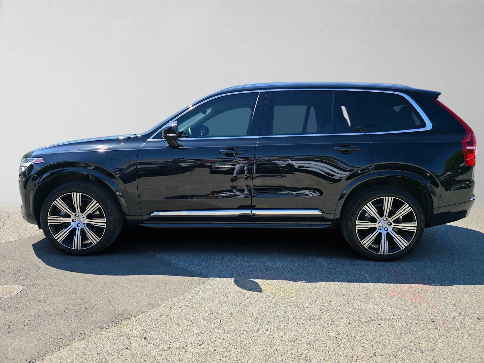2023 Volvo XC90 Recharge Plug-In Hybrid Plus Bright Theme