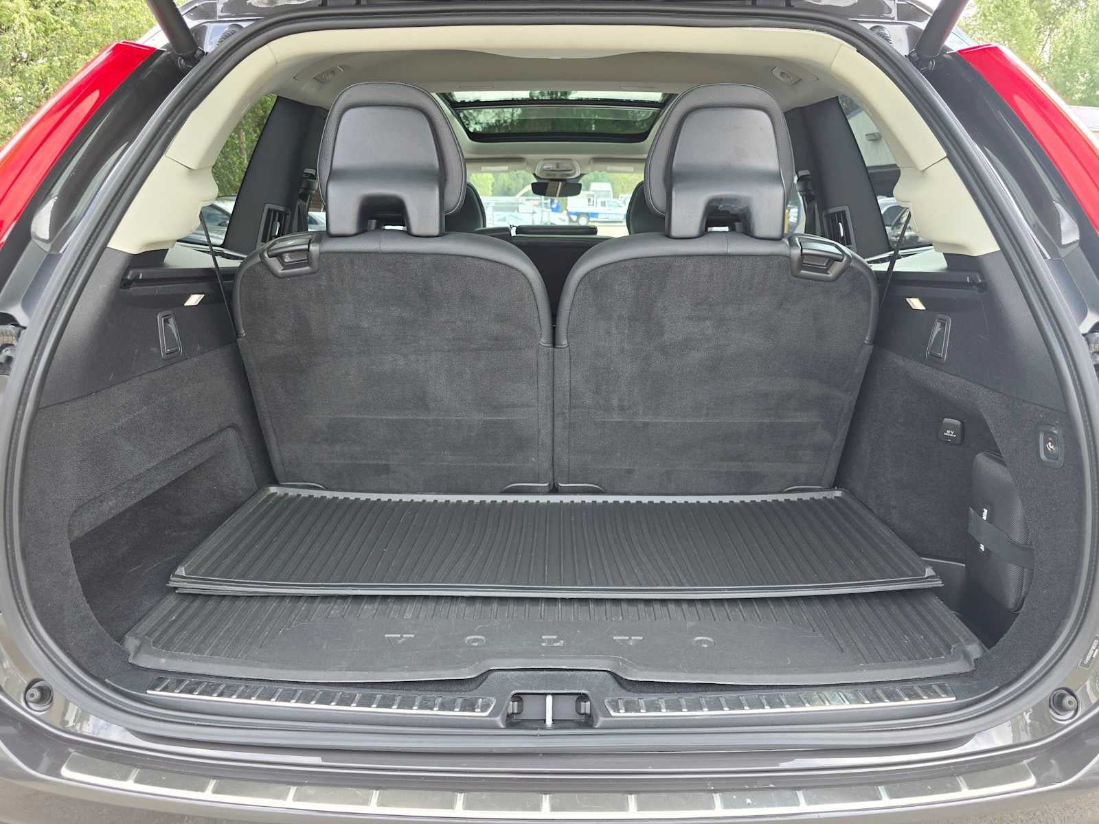 2023 Volvo XC90 Recharge Plug-In Hybrid Plus Bright Theme