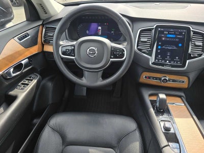 2023 Volvo XC90 Recharge Plug-In Hybrid Plus Bright Theme