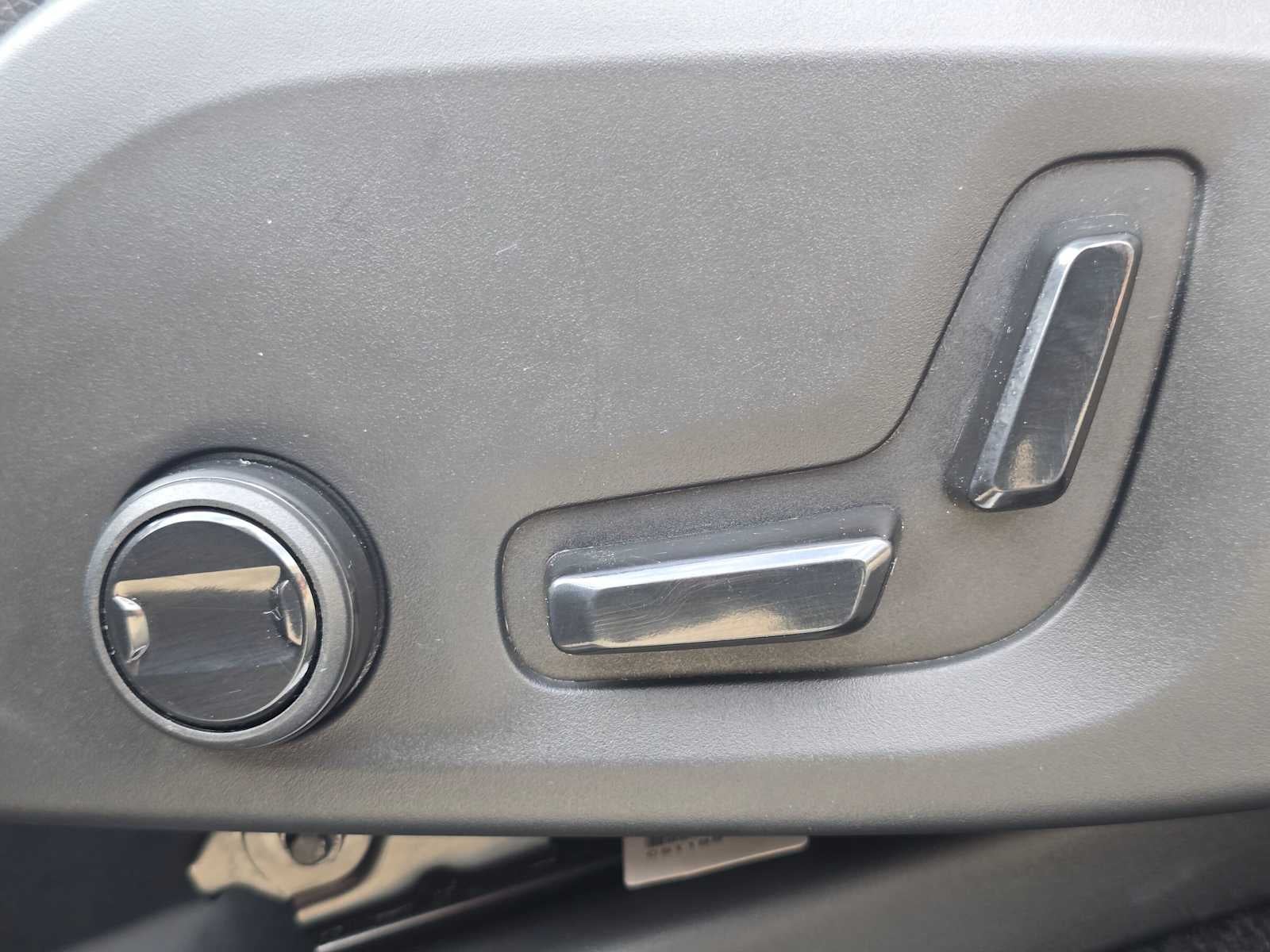 2023 Volvo XC90 Recharge Plug-In Hybrid Plus Bright Theme