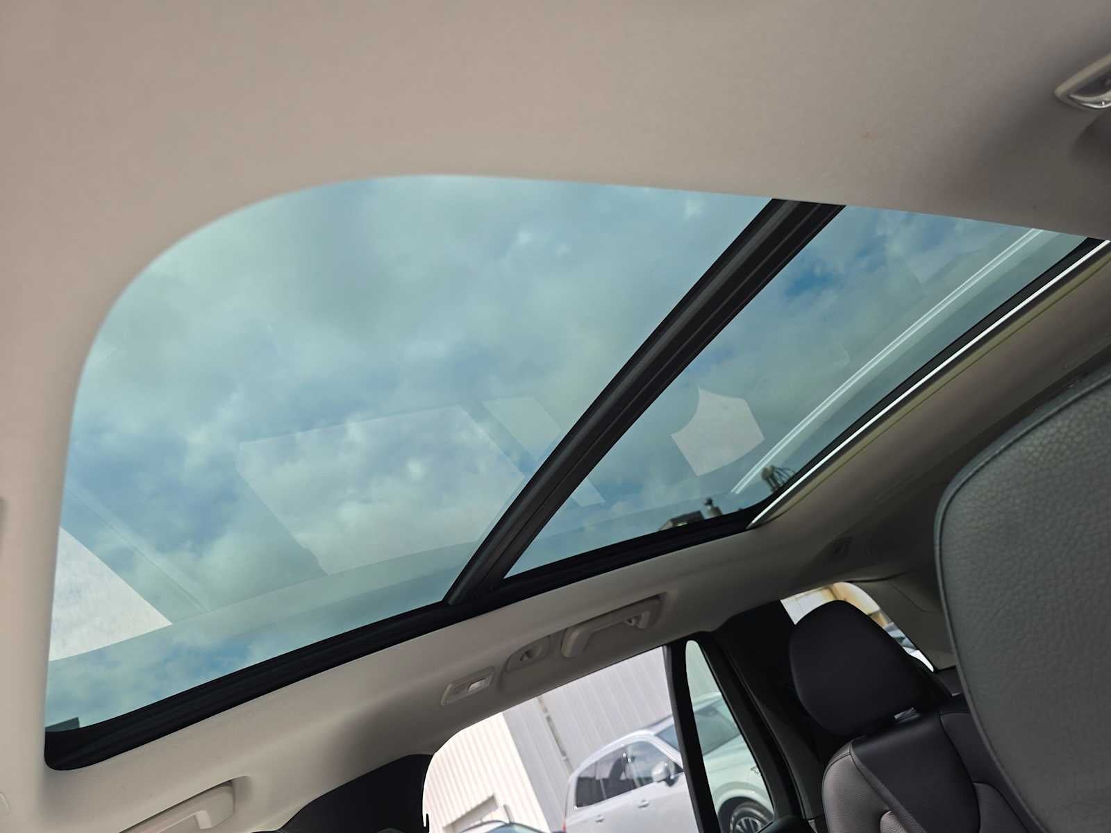 2023 Volvo XC90 Recharge Plug-In Hybrid Plus Bright Theme