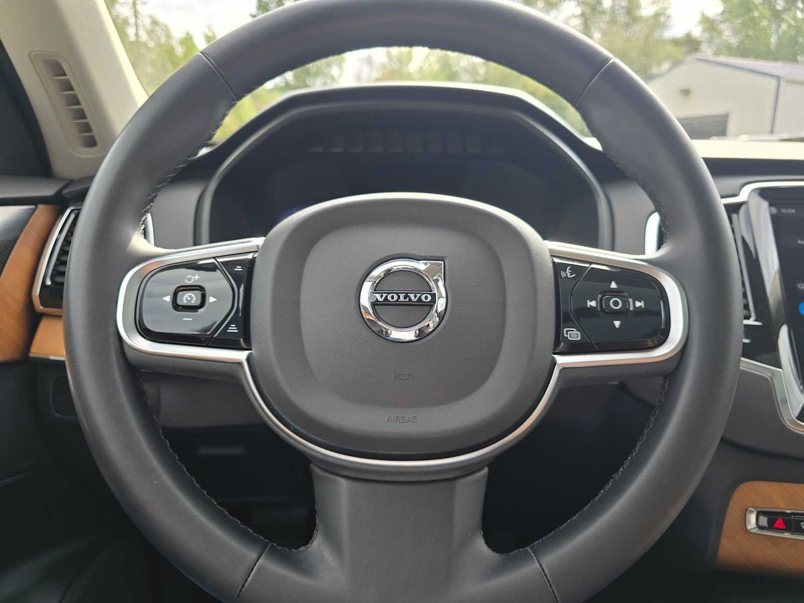 2023 Volvo XC90 Recharge Plug-In Hybrid Plus Bright Theme