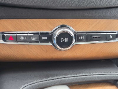 2023 Volvo XC90 Recharge Plug-In Hybrid Plus Bright Theme