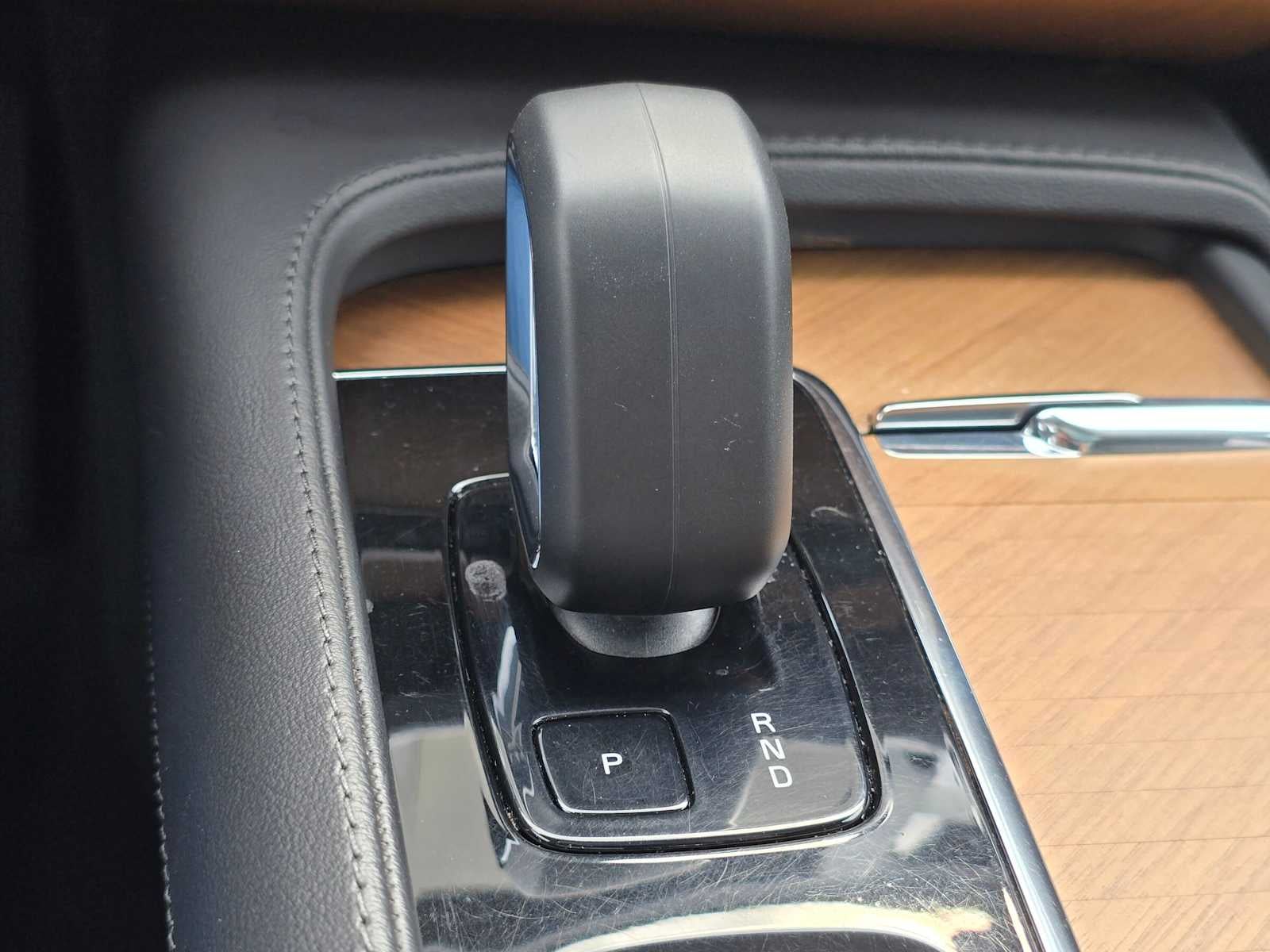 2023 Volvo XC90 Recharge Plug-In Hybrid Plus Bright Theme