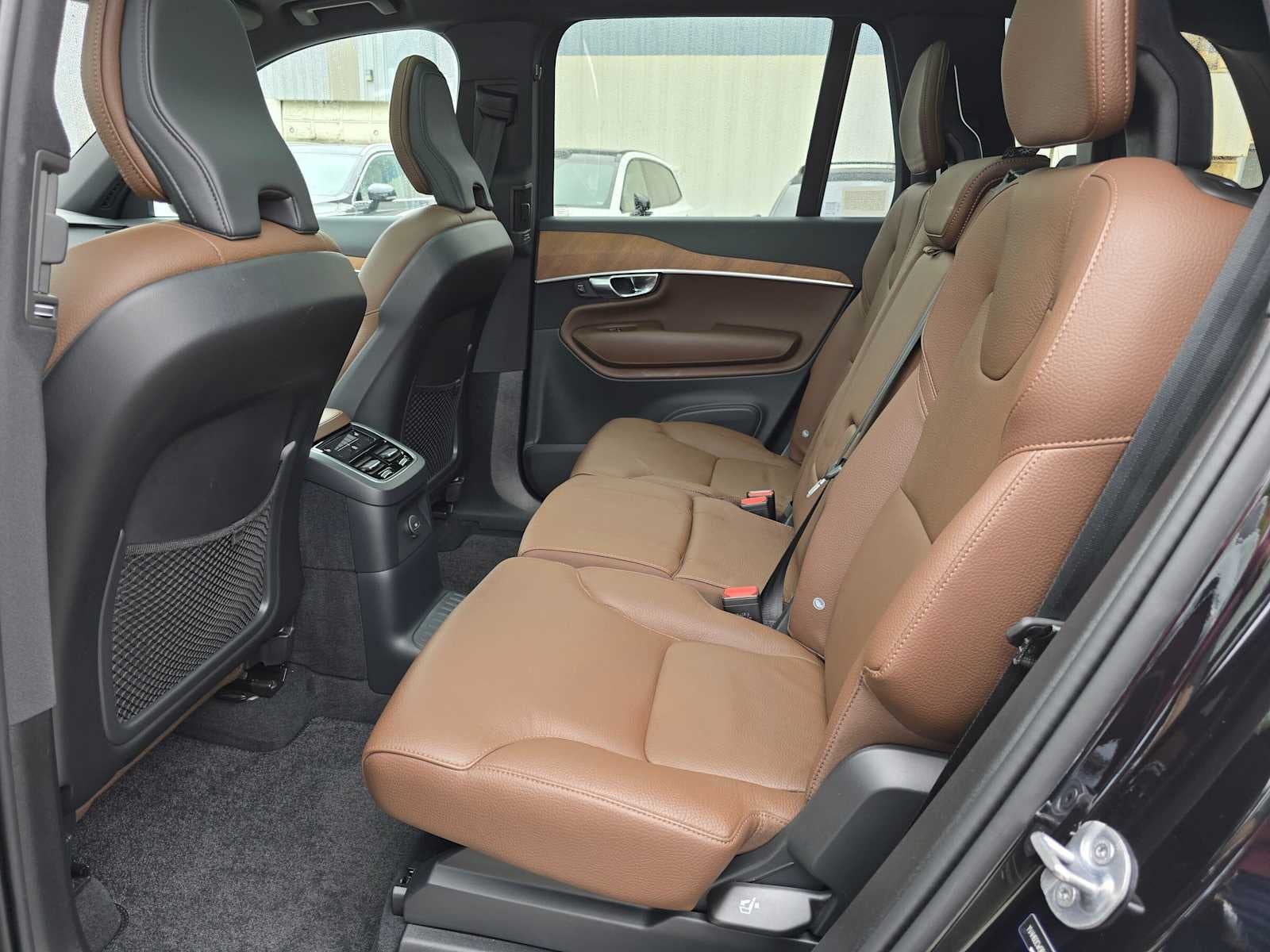 2023 Volvo XC90 Recharge Plug-In Hybrid Plus Dark Theme