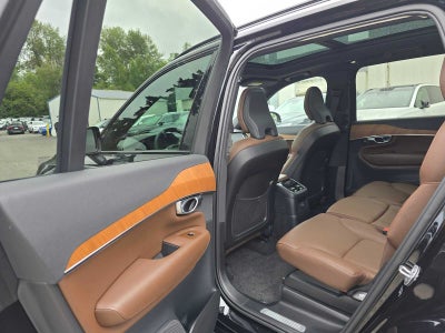 2023 Volvo XC90 Recharge Plug-In Hybrid Plus Dark Theme