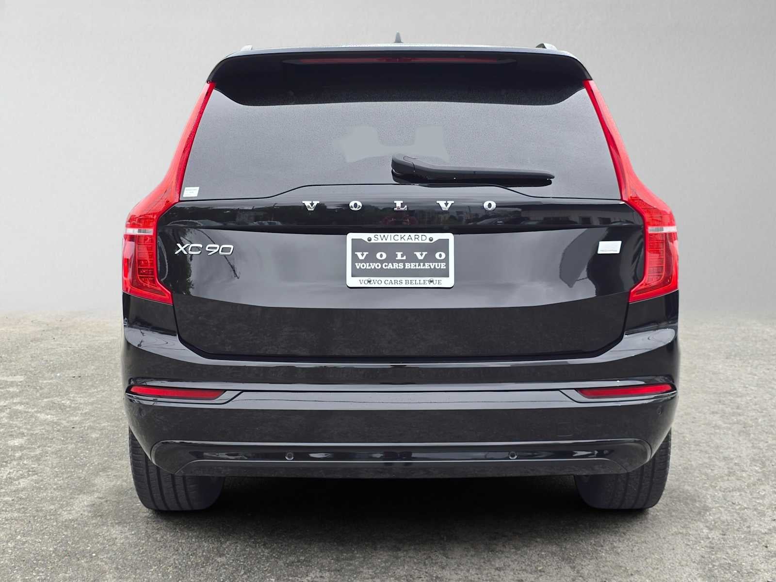 2023 Volvo XC90 Recharge Plug-In Hybrid Plus Dark Theme