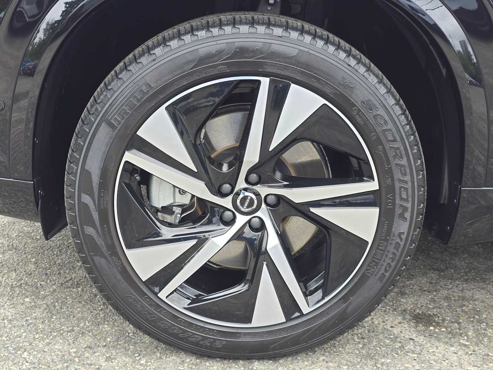 2023 Volvo XC90 Recharge Plug-In Hybrid Plus Dark Theme
