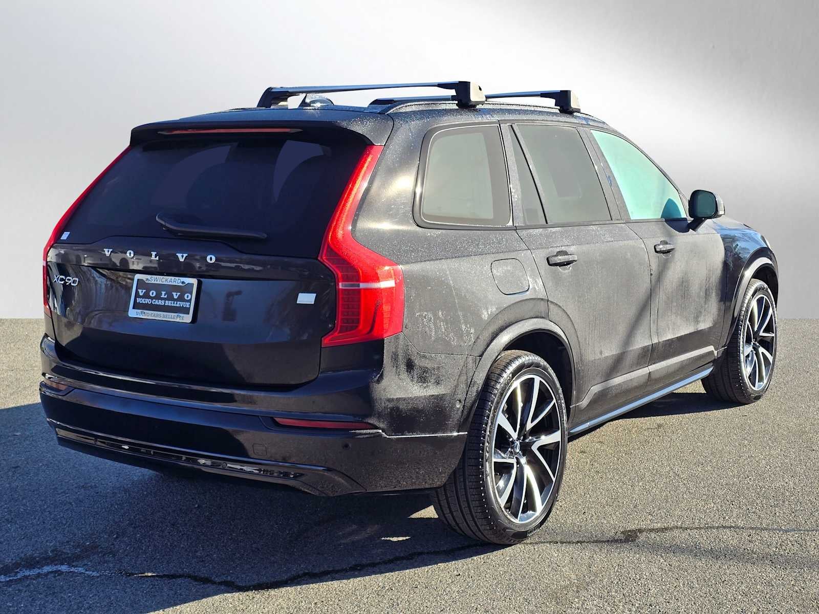 2023 Volvo XC90 Recharge Plug-In Hybrid Ultimate Dark Theme