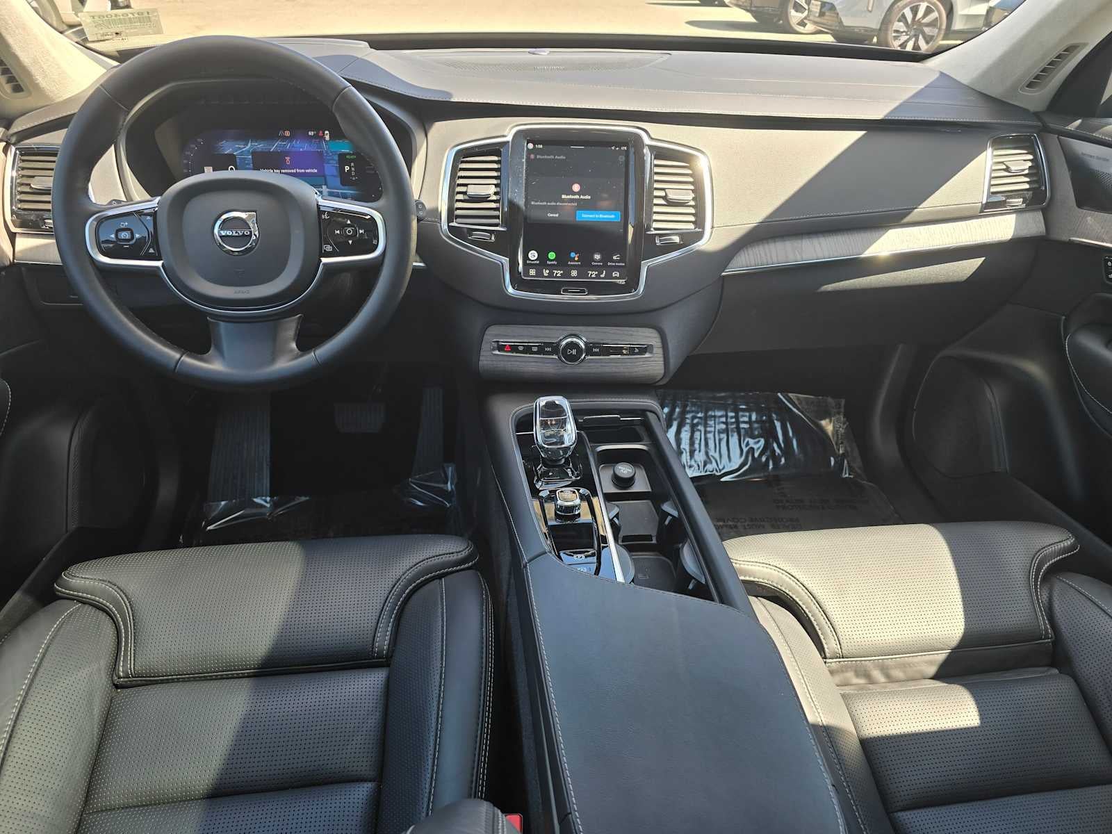 2023 Volvo XC90 Recharge Plug-In Hybrid Ultimate Dark Theme