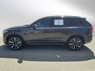 2023 Volvo XC90 Recharge Plug-In Hybrid Ultimate Dark Theme