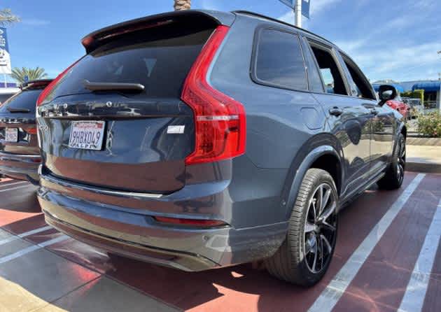 2023 Volvo XC90 Recharge Plug-In Hybrid Ultimate Dark Theme