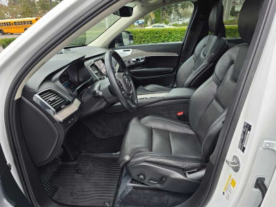 2023 Volvo XC90 Recharge Plug-In Hybrid Ultimate Dark Theme