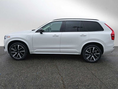 2023 Volvo XC90 Recharge Plug-In Hybrid Ultimate Dark Theme