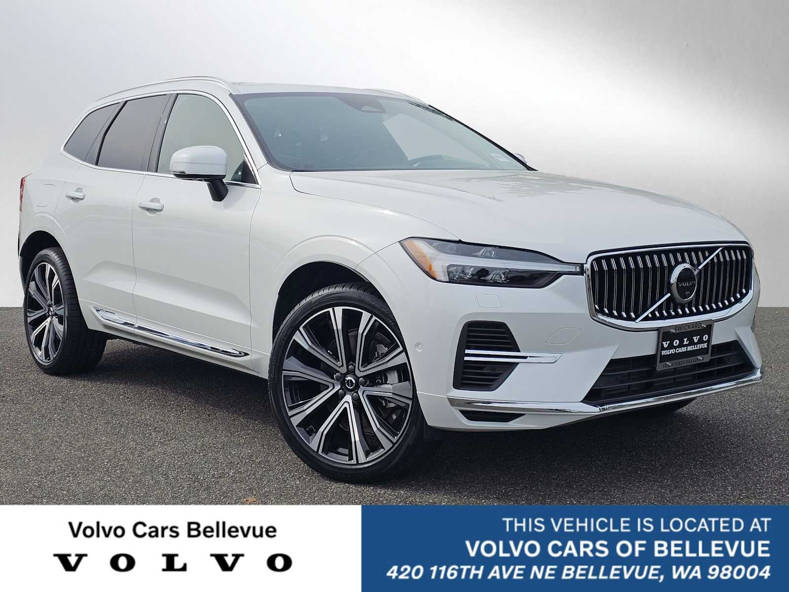 2023 Volvo XC60 Recharge Plug-In Hybrid Ultimate Bright Theme