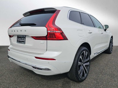 2023 Volvo XC60 Recharge Plug-In Hybrid Ultimate Bright Theme