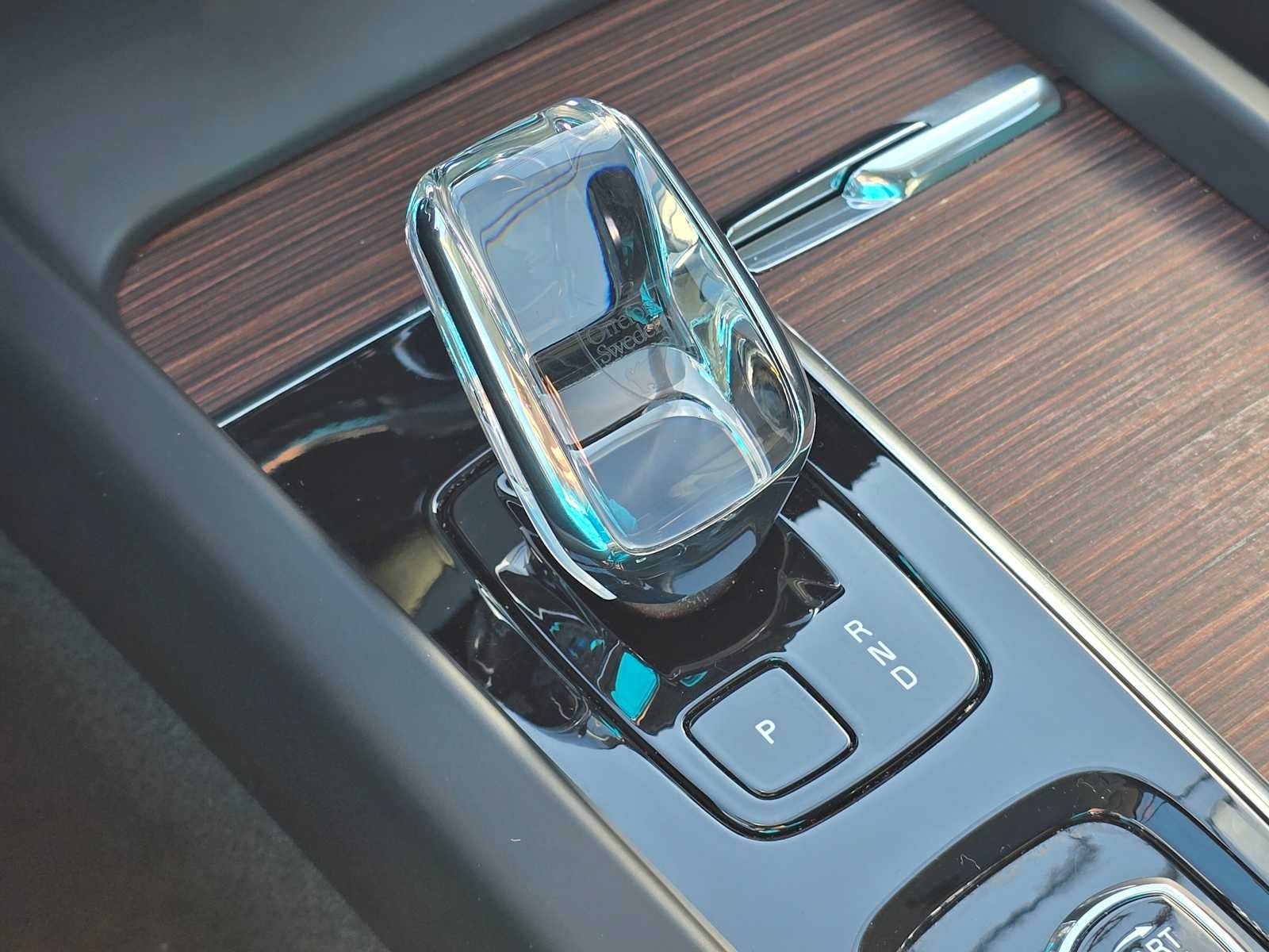 2023 Volvo XC60 Recharge Plug-In Hybrid Ultimate Bright Theme