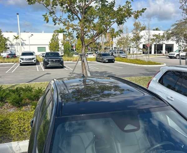 2024 Volvo XC60 Recharge Plug-In Hybrid Ultimate Black Edition