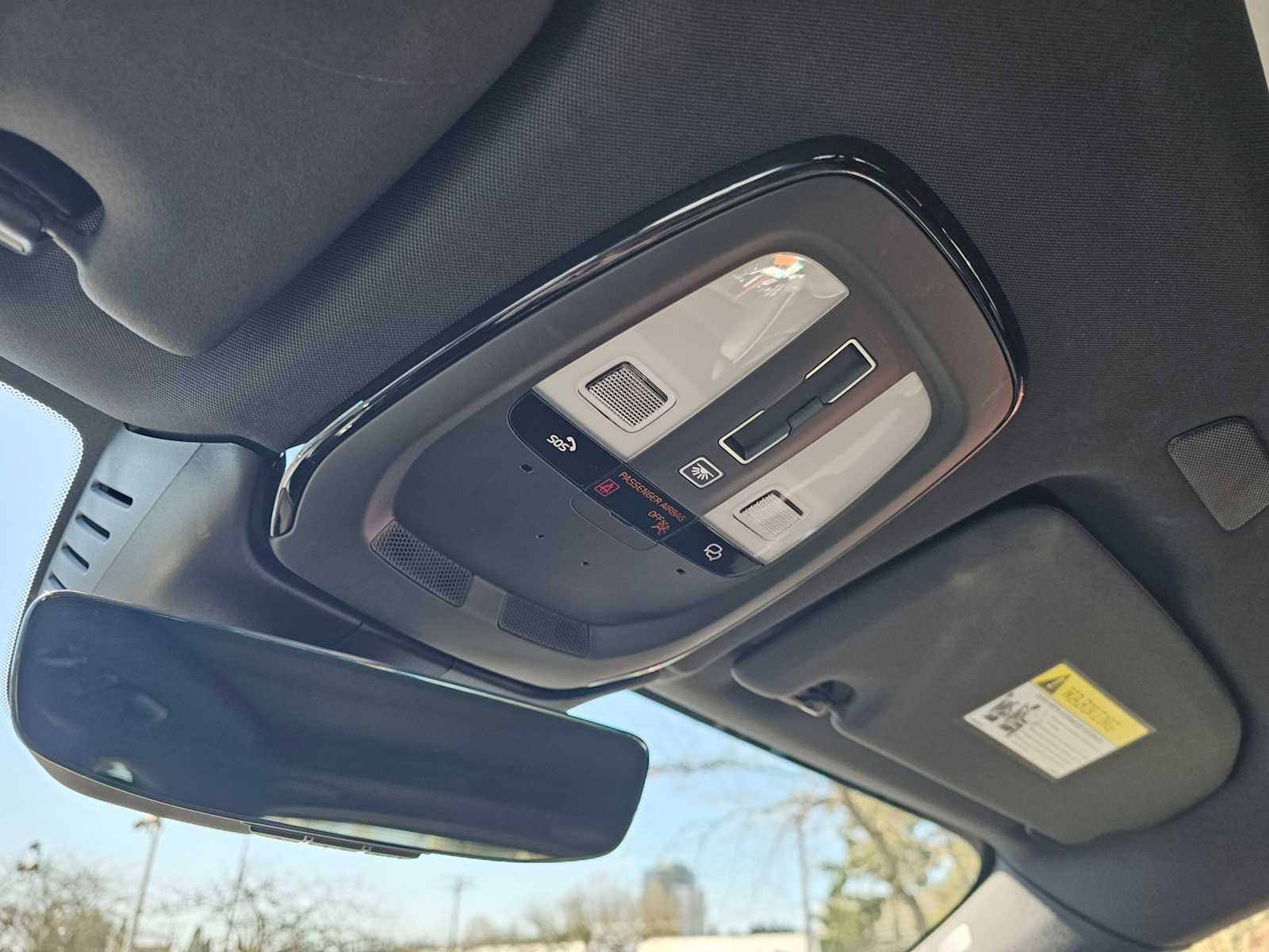 2024 Volvo XC60 Recharge Plug-In Hybrid Ultimate Black Edition