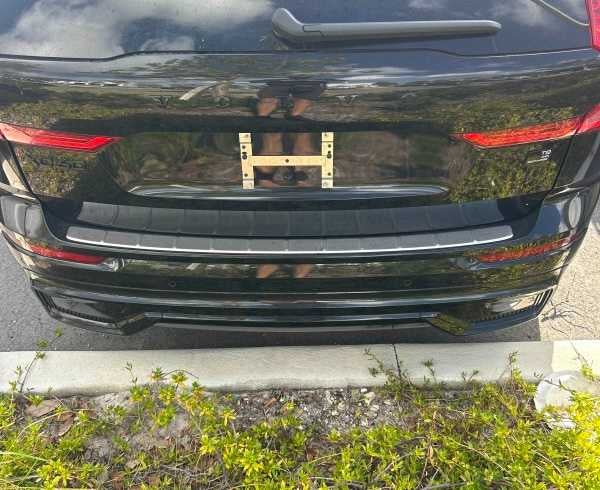 2024 Volvo XC60 Recharge Plug-In Hybrid Ultimate Black Edition