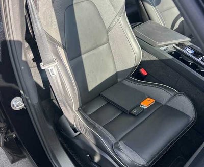 2024 Volvo XC60 Recharge Plug-In Hybrid Ultimate Black Edition