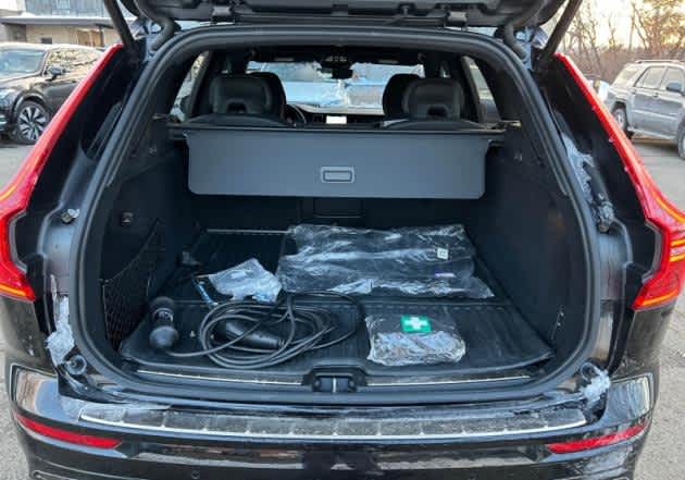 2024 Volvo XC60 Recharge Plug-In Hybrid Ultimate Black Edition