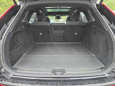 2024 Volvo XC60 Recharge Plug-In Hybrid Ultimate Black Edition