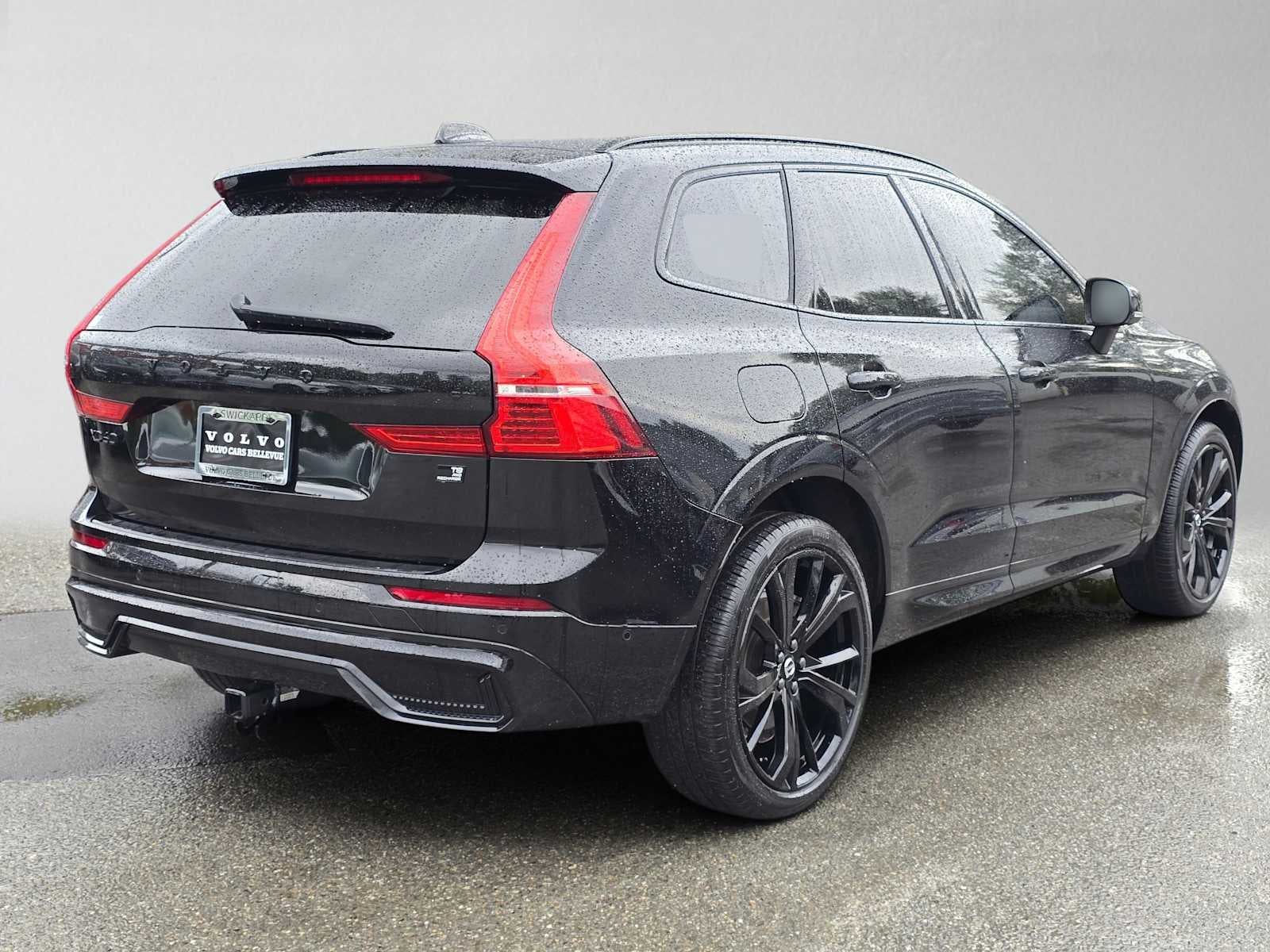 2024 Volvo XC60 Recharge Plug-In Hybrid Ultimate Black Edition