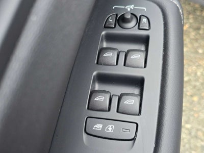 2024 Volvo XC60 Recharge Plug-In Hybrid Ultimate Black Edition