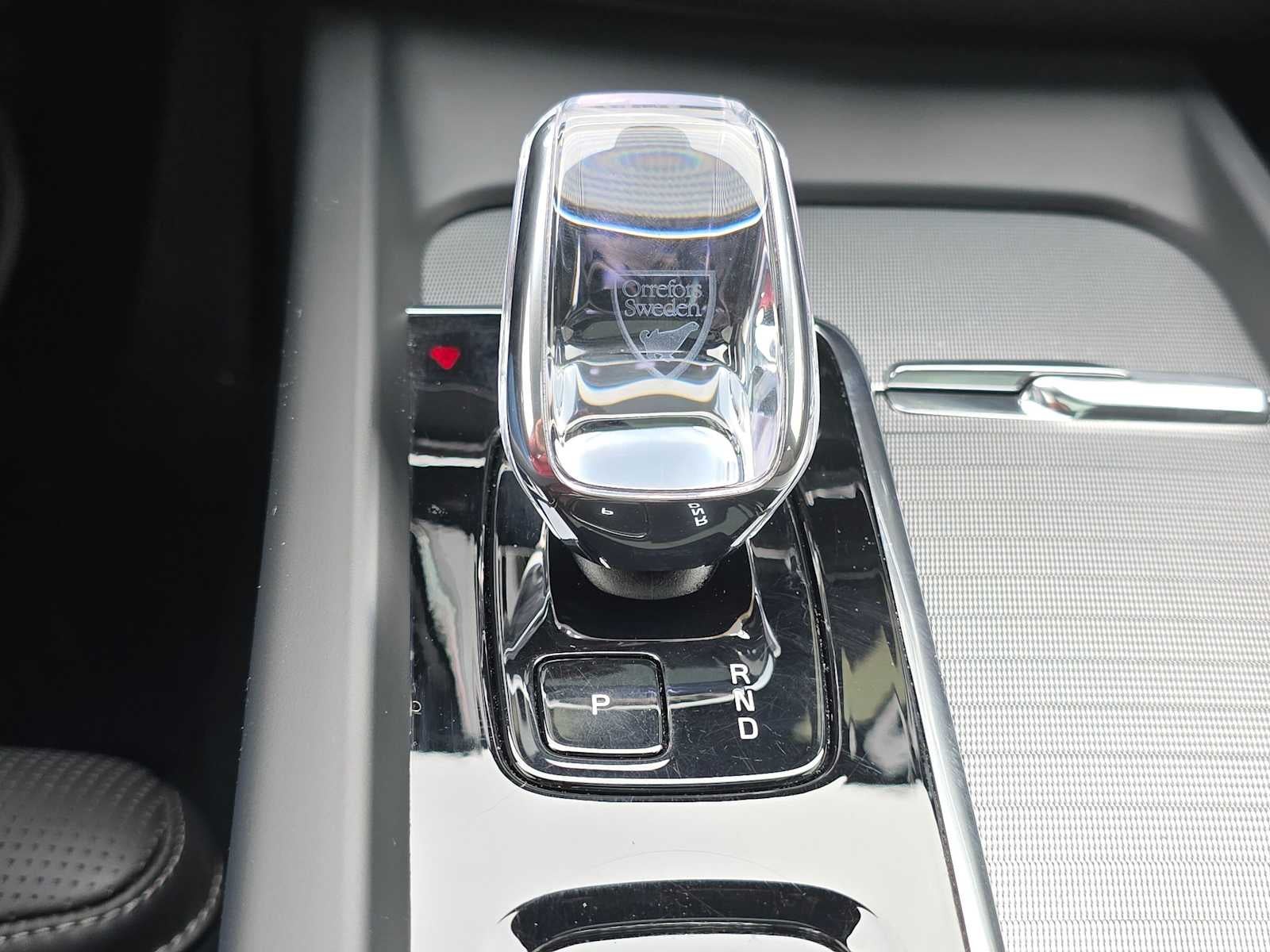 2024 Volvo XC60 Recharge Plug-In Hybrid Ultimate Black Edition