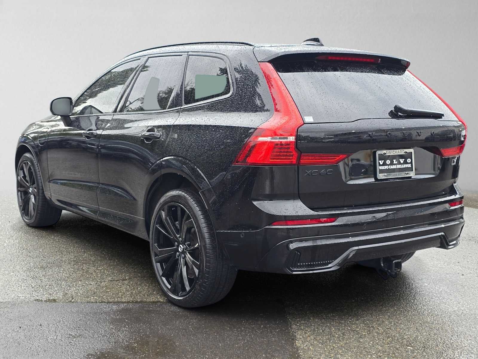 2024 Volvo XC60 Recharge Plug-In Hybrid Ultimate Black Edition